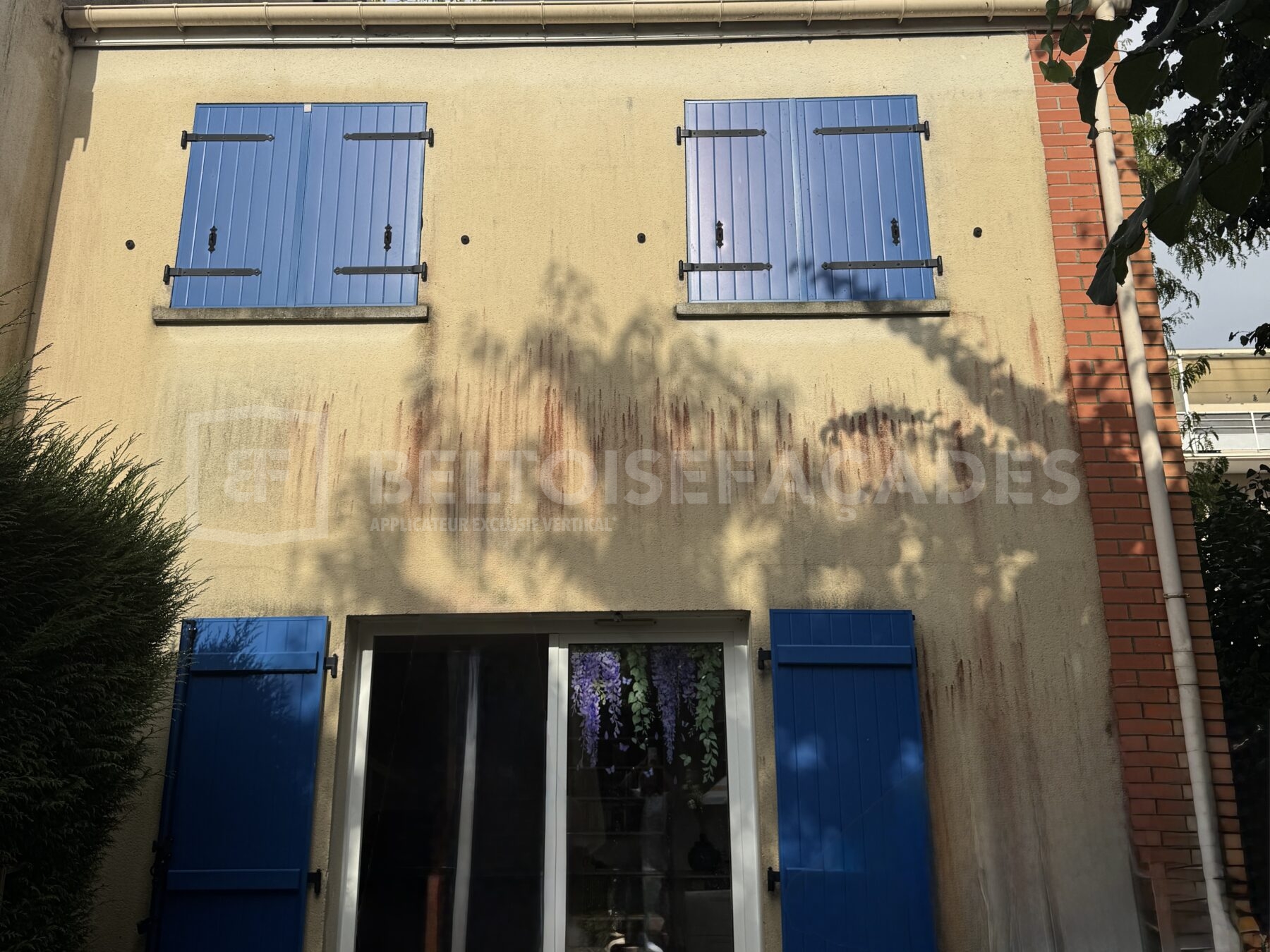 Façades Beltoise fenêtres bleues