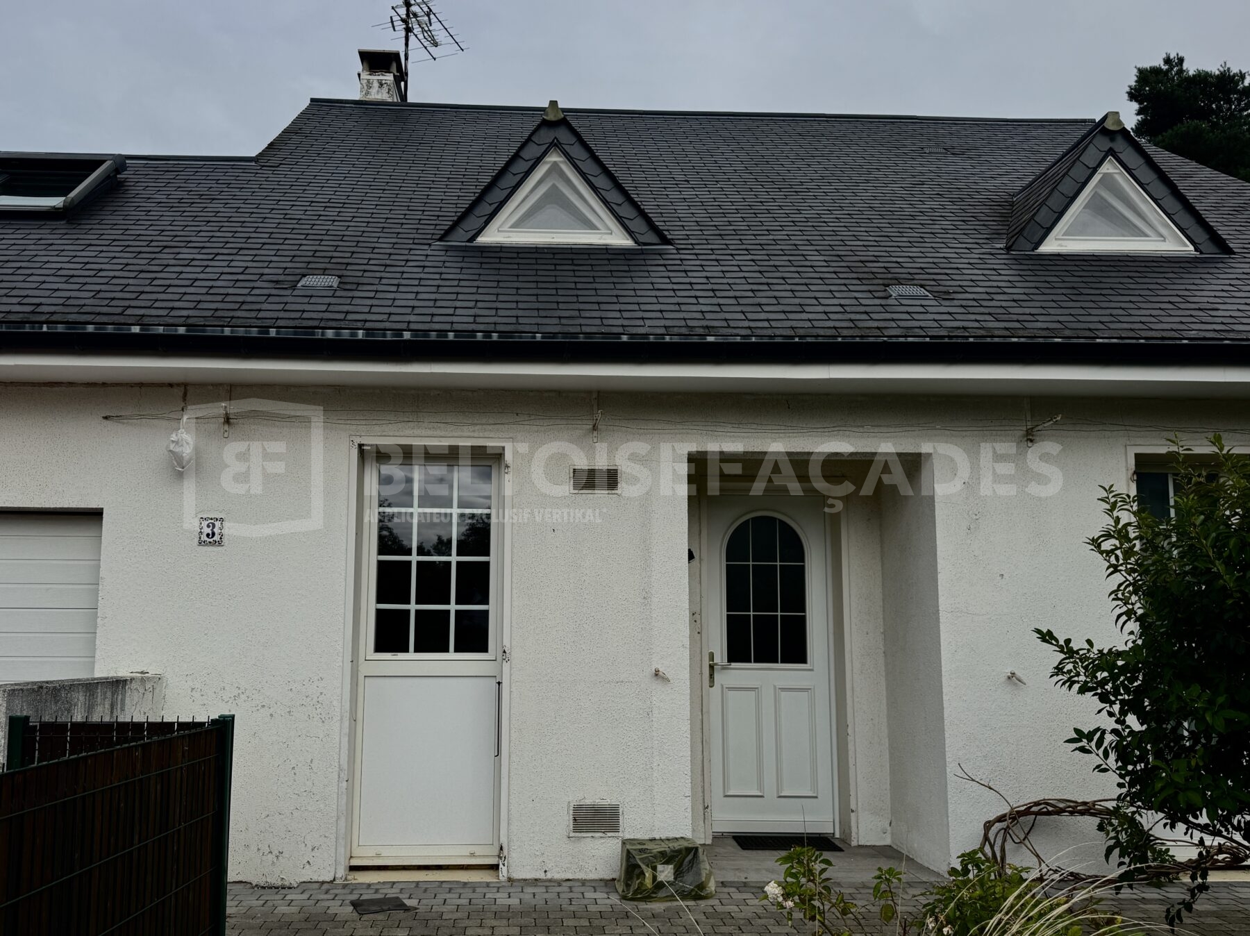 Façade avant intervention des façadiers Beltoise Façades à Verneuil-sur-Seine, état d’origine