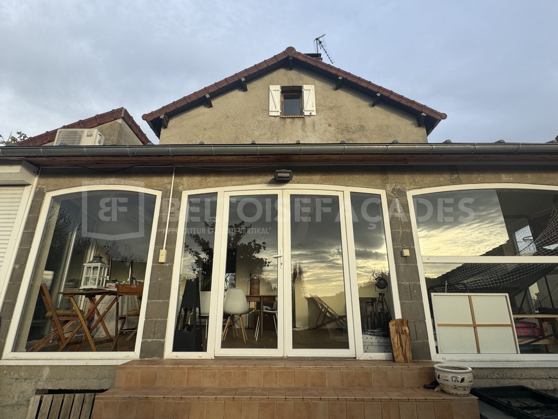 Façade avant intervention des façadiers Beltoise Façades à Trappes, état d’origine