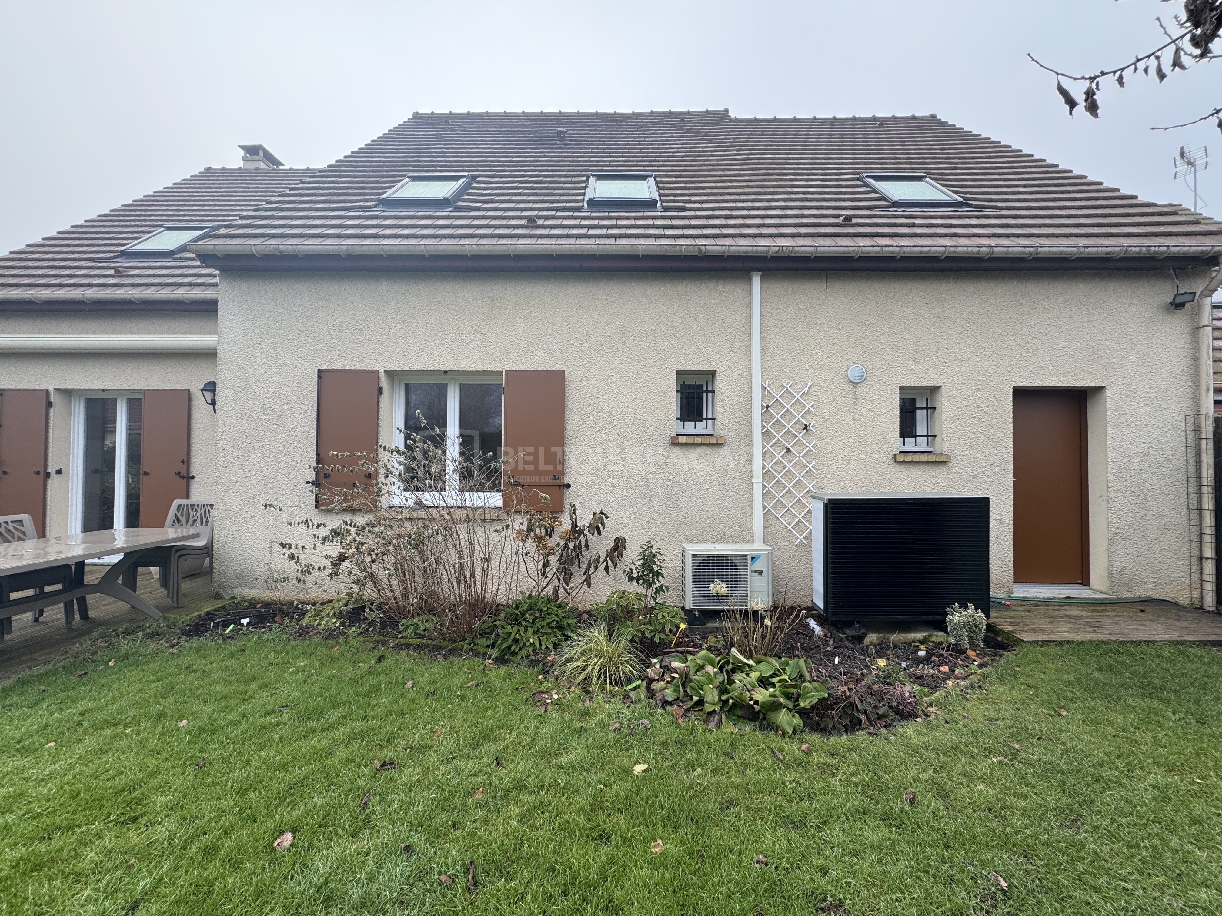 Avant travaux de ravalement des façades à Coignières, état d’origine - Beltoise Façades