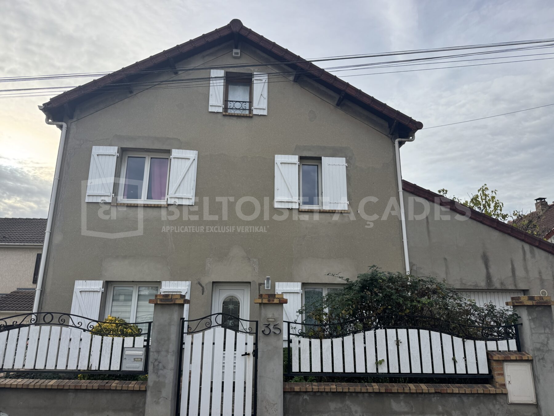 Avant travaux de rénovation de façade à Orgeval, état d’origine - Beltoise Façades