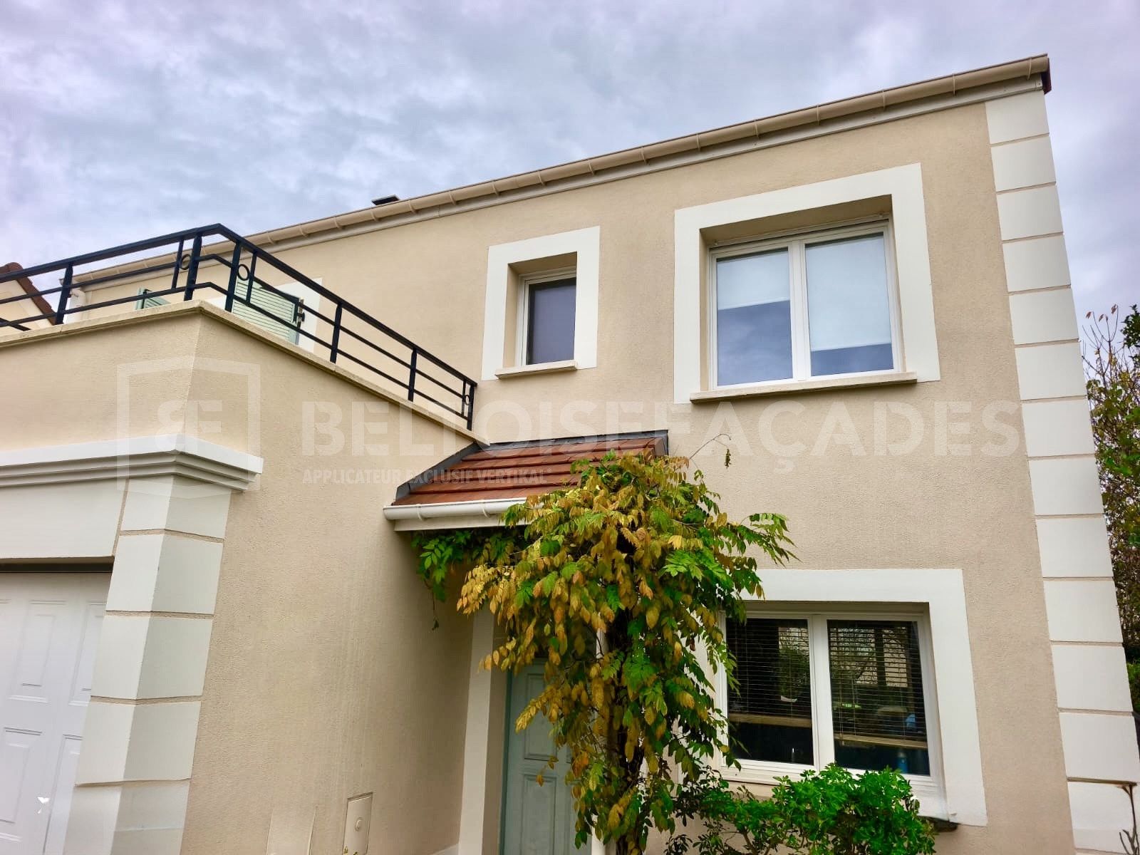 Maison après mise en peinture des façades à Plaisir : état final de la façade - Beltoise Façades