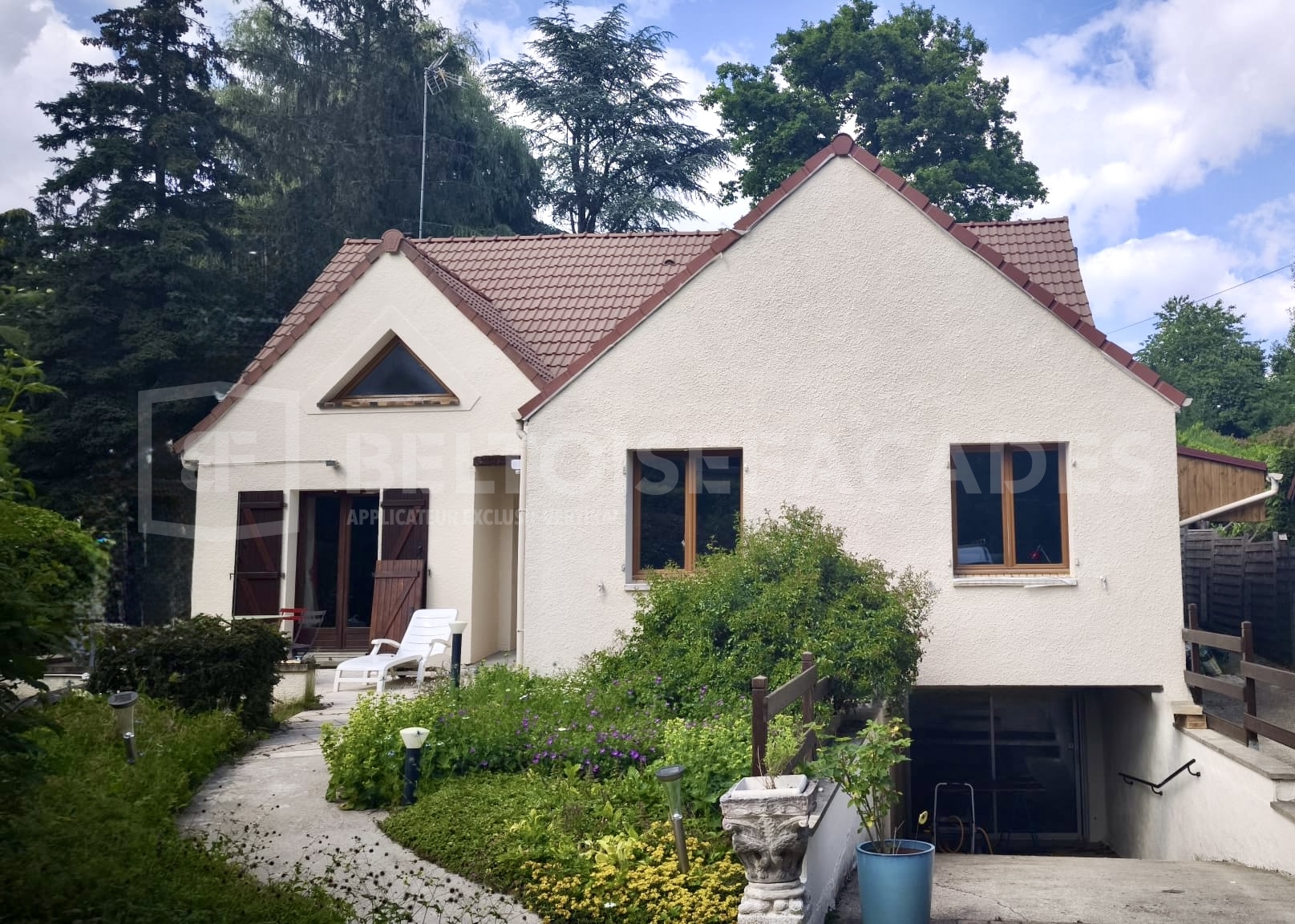 Maison après mise en peinture des façades à Montfort l'Amaury : état final de la façade - Beltoise Façades