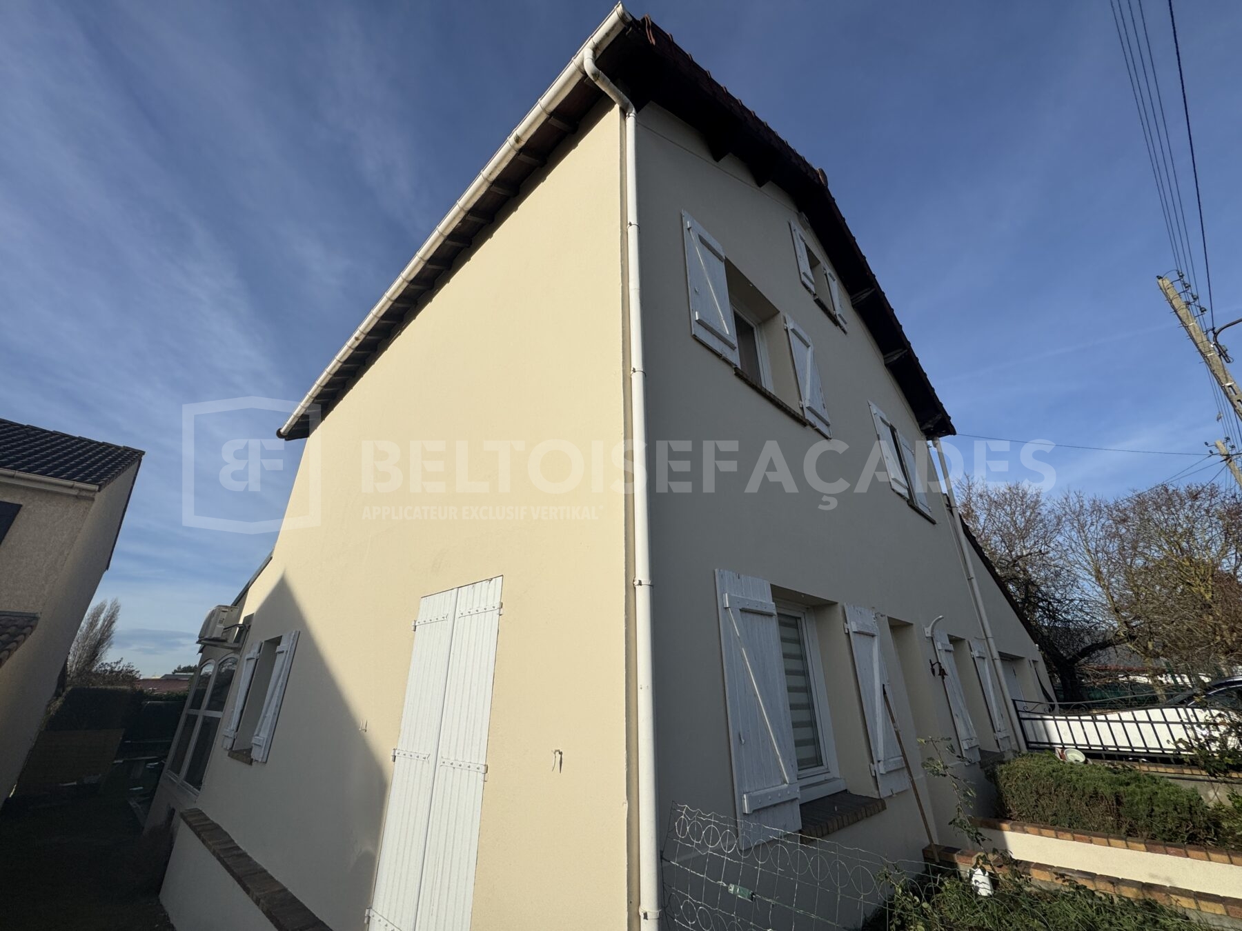 Maison après traitement contre les remontées d'humidité des façades à Orgeval- Ravalement effectué - Beltoise Façades