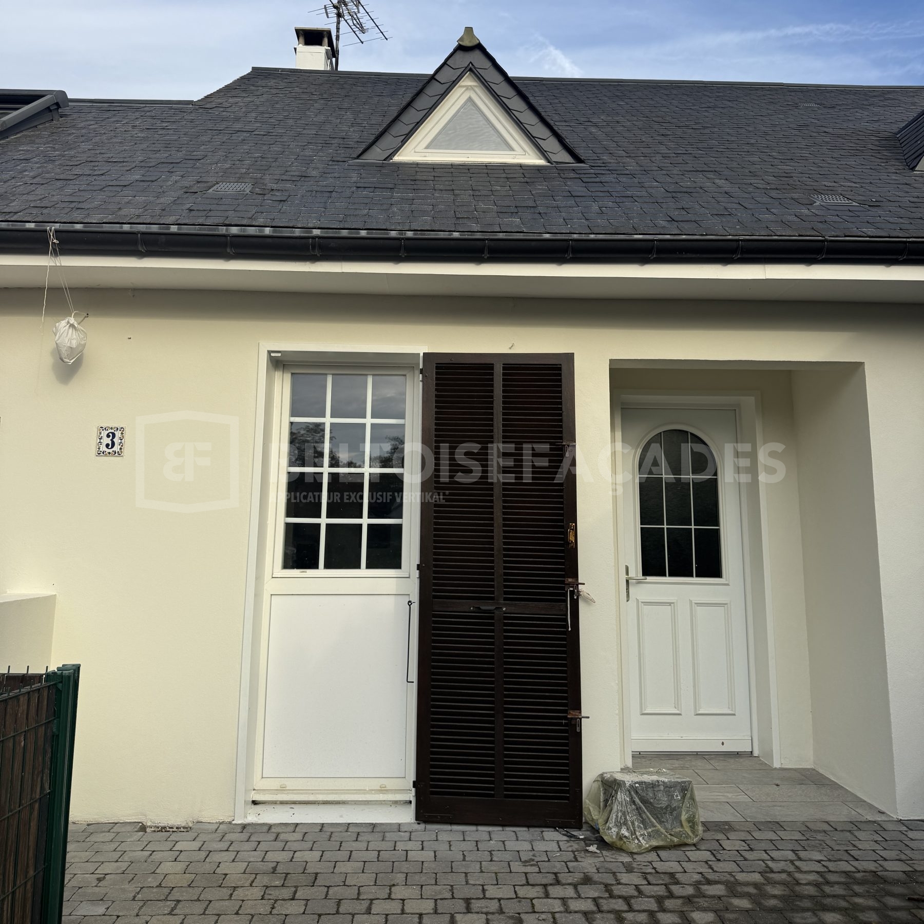 Façade après Réparation des fissures à Plaisir, rénovation effectuée - Beltoise Façades